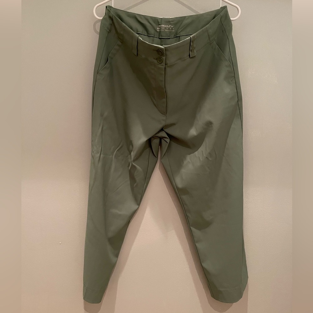 Womens Nike Golf Capris sz 10 like new